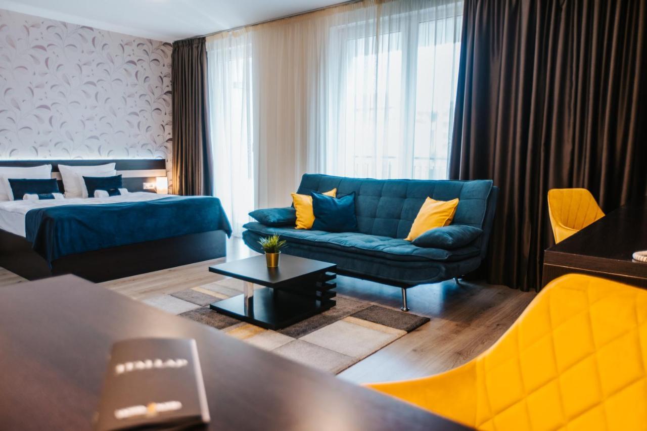 Auris Hotel 4*